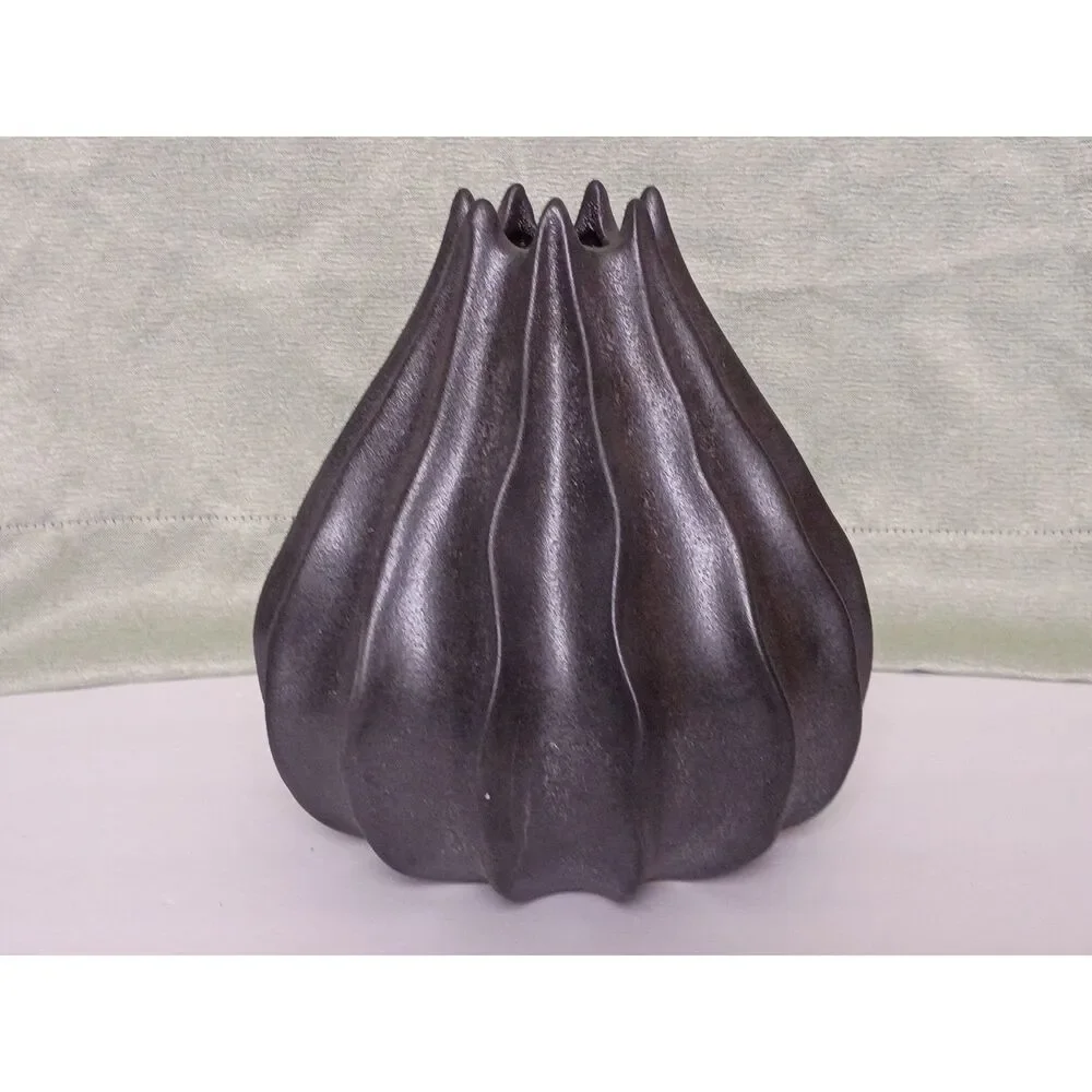 Wavy Ribbed Black Ceramic Modern Style Home Decor Centerpiece Vase - Picture 8 of 10